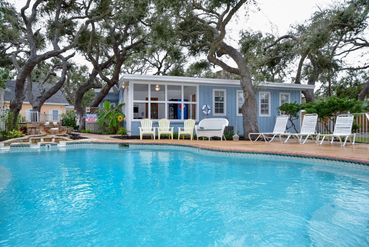D&R Pelican Bay Resort Rockport Exterior photo